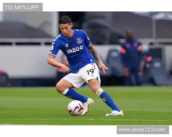 复盘曼联不敌埃弗顿：人数优势却不会用，看起来像从未一同踢过球